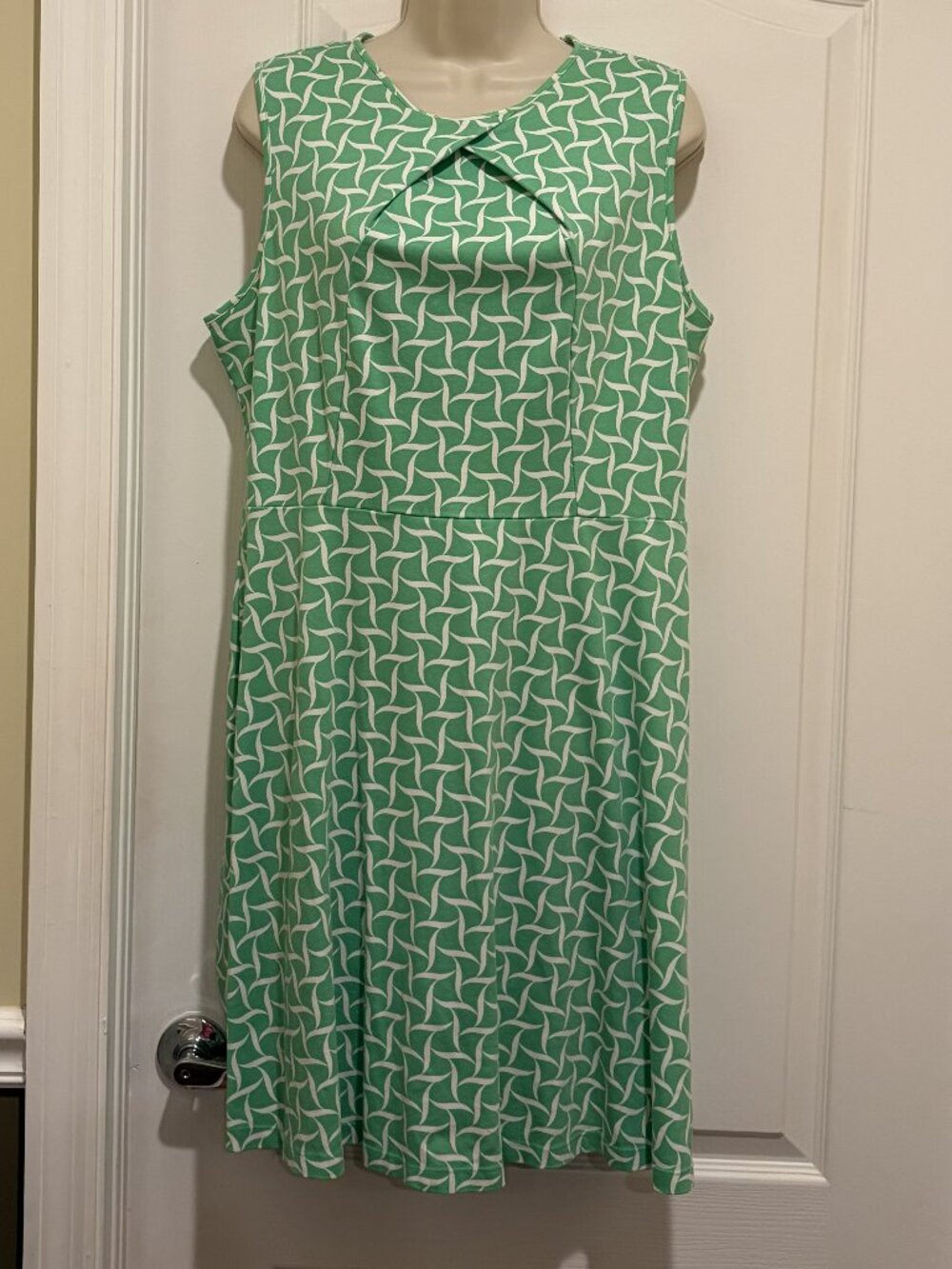 New York & Company Green Geometric Sleeveless Dress Size XL
